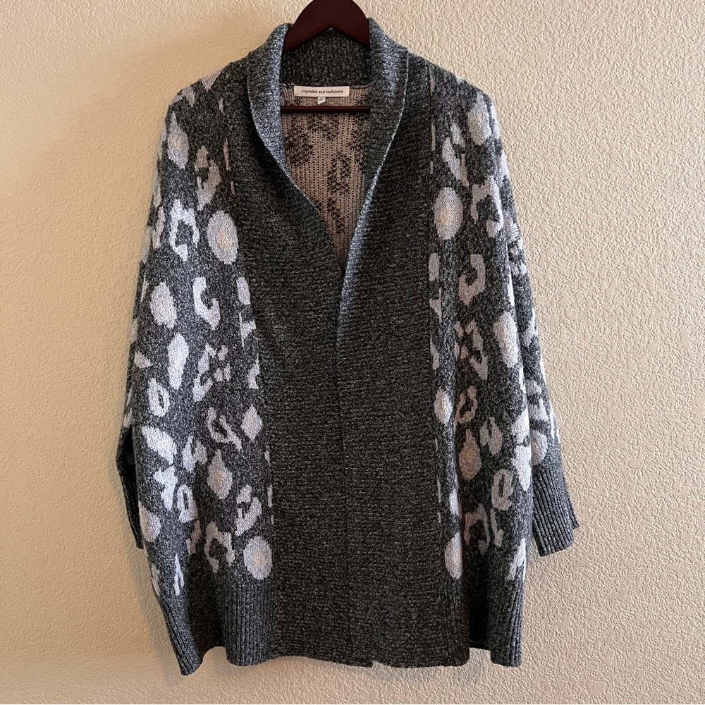 Cupcakes and Cashmere Gray Open Cardigan Size Small